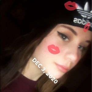 Meet your Posher, Ella